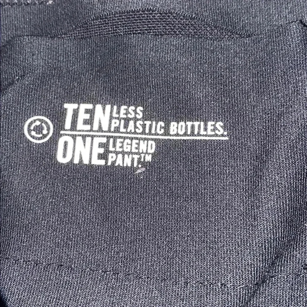 Nike Cropped Leggings - Picture 4 of 6